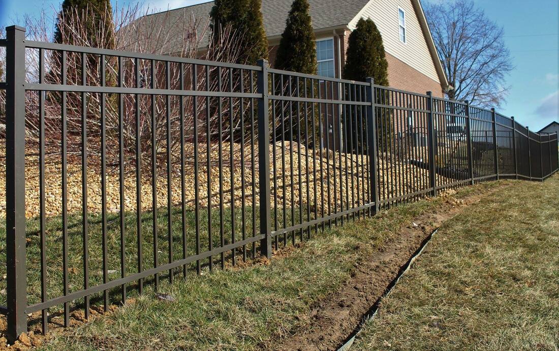 Benefits of Installing an Aluminum Fence in Ashland City, TN
